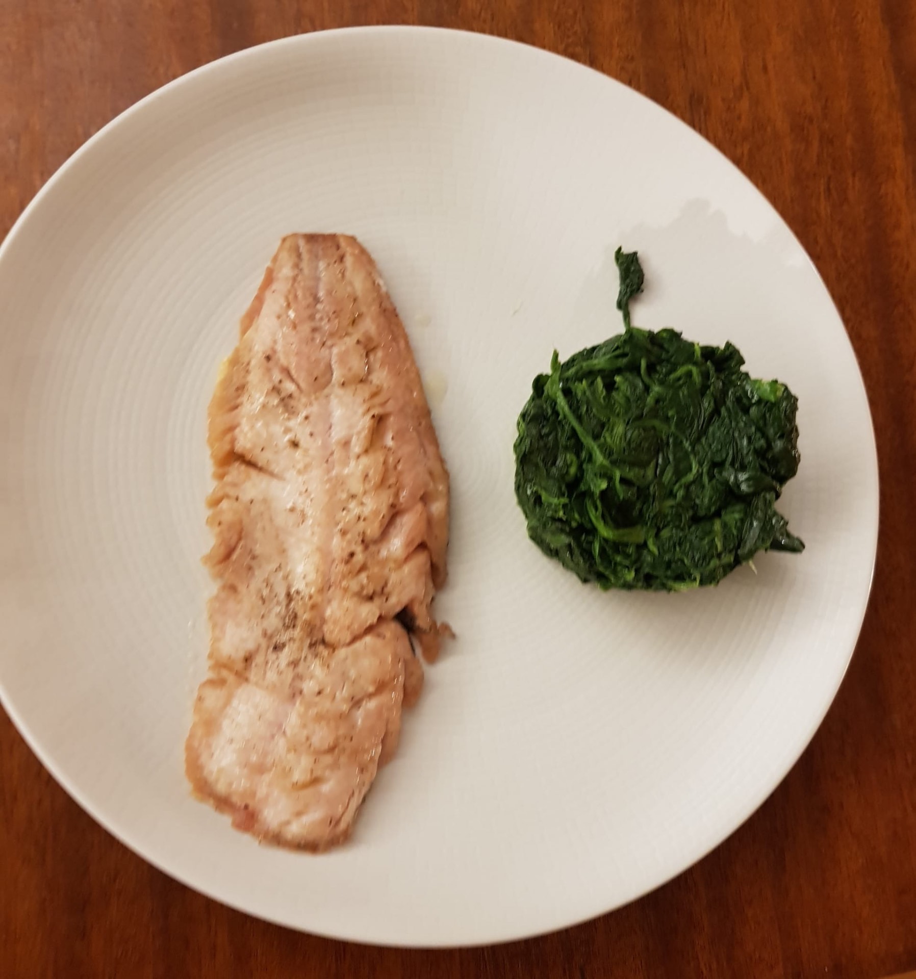 Filetto di coregone al burro chiarificato con spinaci
