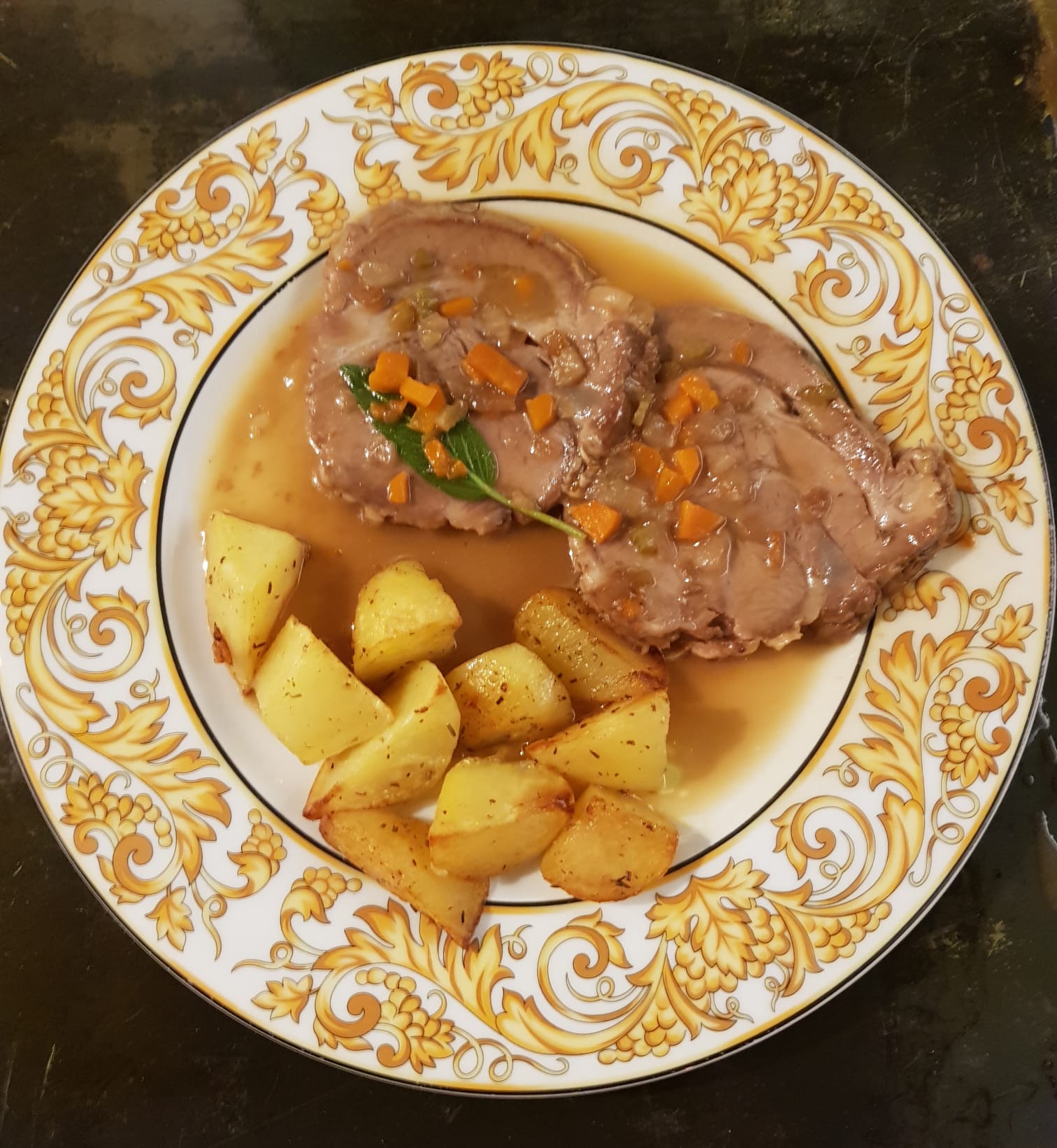 Arrosto di vitello con patate al forno